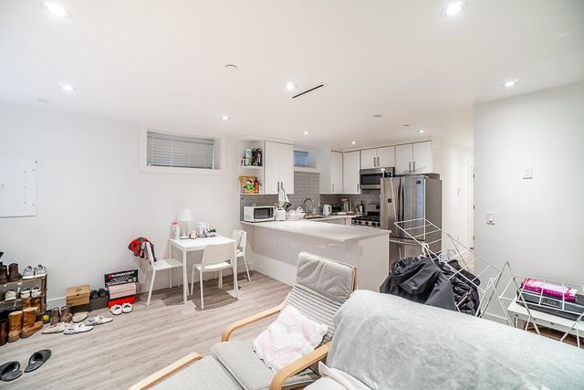 262698037-26 at 6585 Brooks, Killarney VE, Vancouver East