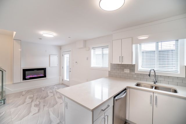 262698037-35 at 6585 Brooks, Killarney VE, Vancouver East