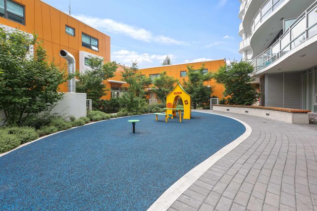 262817355-27 at 2108 - 13318 104 Avenue, Whalley, North Surrey