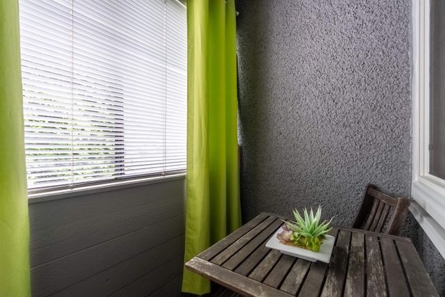 262723879-17 at 402 - 9880 Manchester Drive, Cariboo, Burnaby North