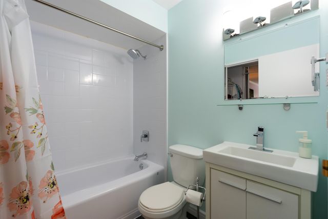 262723879-21 at 402 - 9880 Manchester Drive, Cariboo, Burnaby North