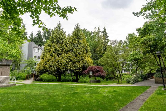 262723879-6 at 402 - 9880 Manchester Drive, Cariboo, Burnaby North