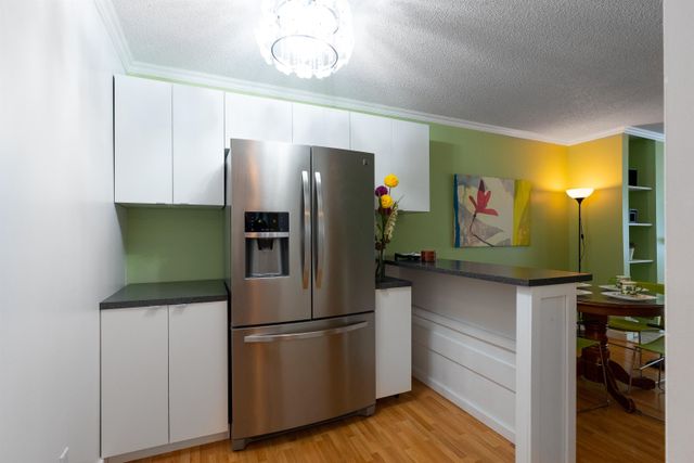 262723879-7 at 402 - 9880 Manchester Drive, Cariboo, Burnaby North