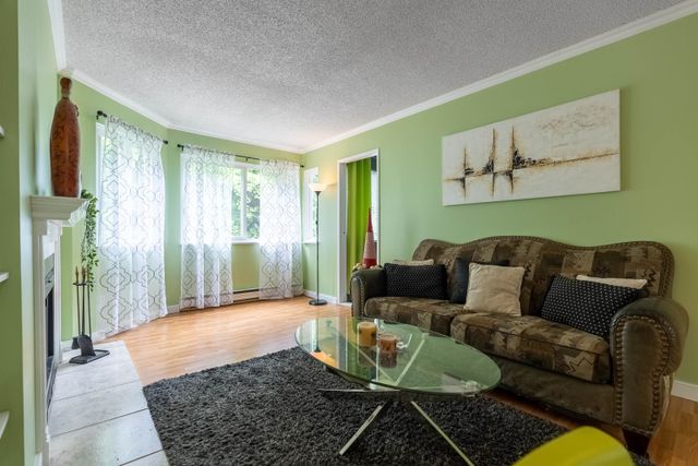 262723879-8 at 402 - 9880 Manchester Drive, Cariboo, Burnaby North