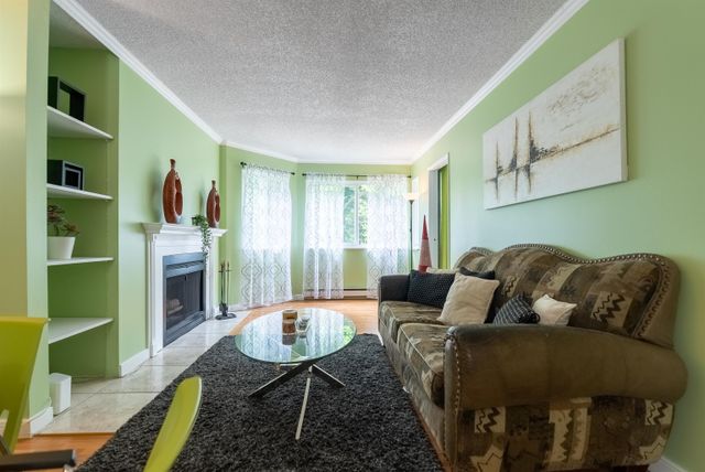 262723879 at 402 - 9880 Manchester Drive, Cariboo, Burnaby North