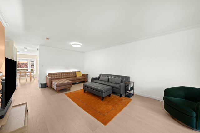 dsc01023 at 111 - 225 E 6th AVE, Lower Lonsdale, North Vancouver