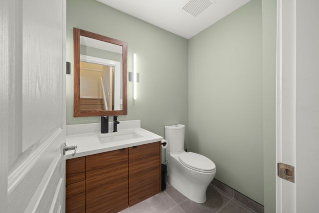 dsc01058 at 111 - 225 E 6th AVE, Lower Lonsdale, North Vancouver