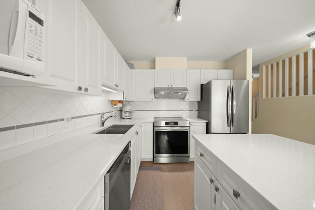 dsc01095 at 111 - 225 E 6th AVE, Lower Lonsdale, North Vancouver