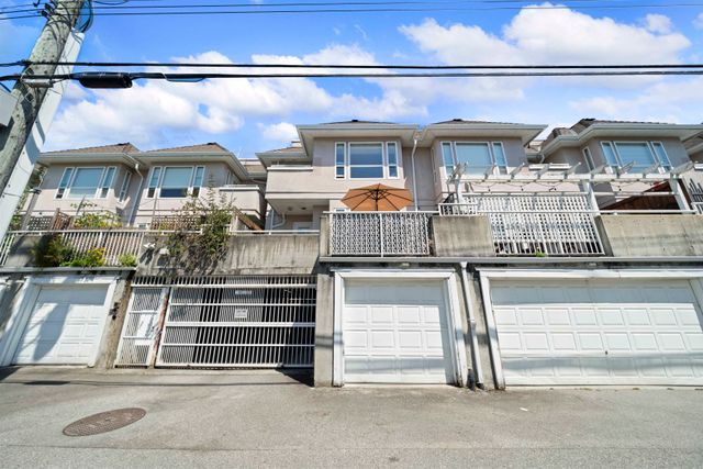 dsc01221 at 111 - 225 E 6th AVE, Lower Lonsdale, North Vancouver