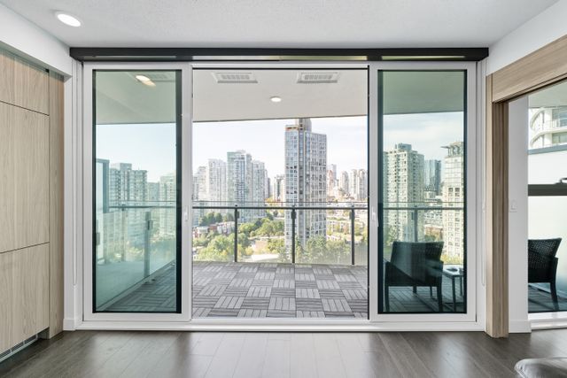 17 at 1804 - 89 Nelson ST, Yaletown, Vancouver West