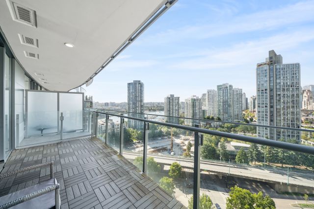 19 at 1804 - 89 Nelson ST, Yaletown, Vancouver West