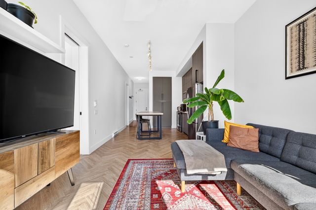 10168-149th-st-6 at 407 - 10168 149 Street, Guildford, North Surrey