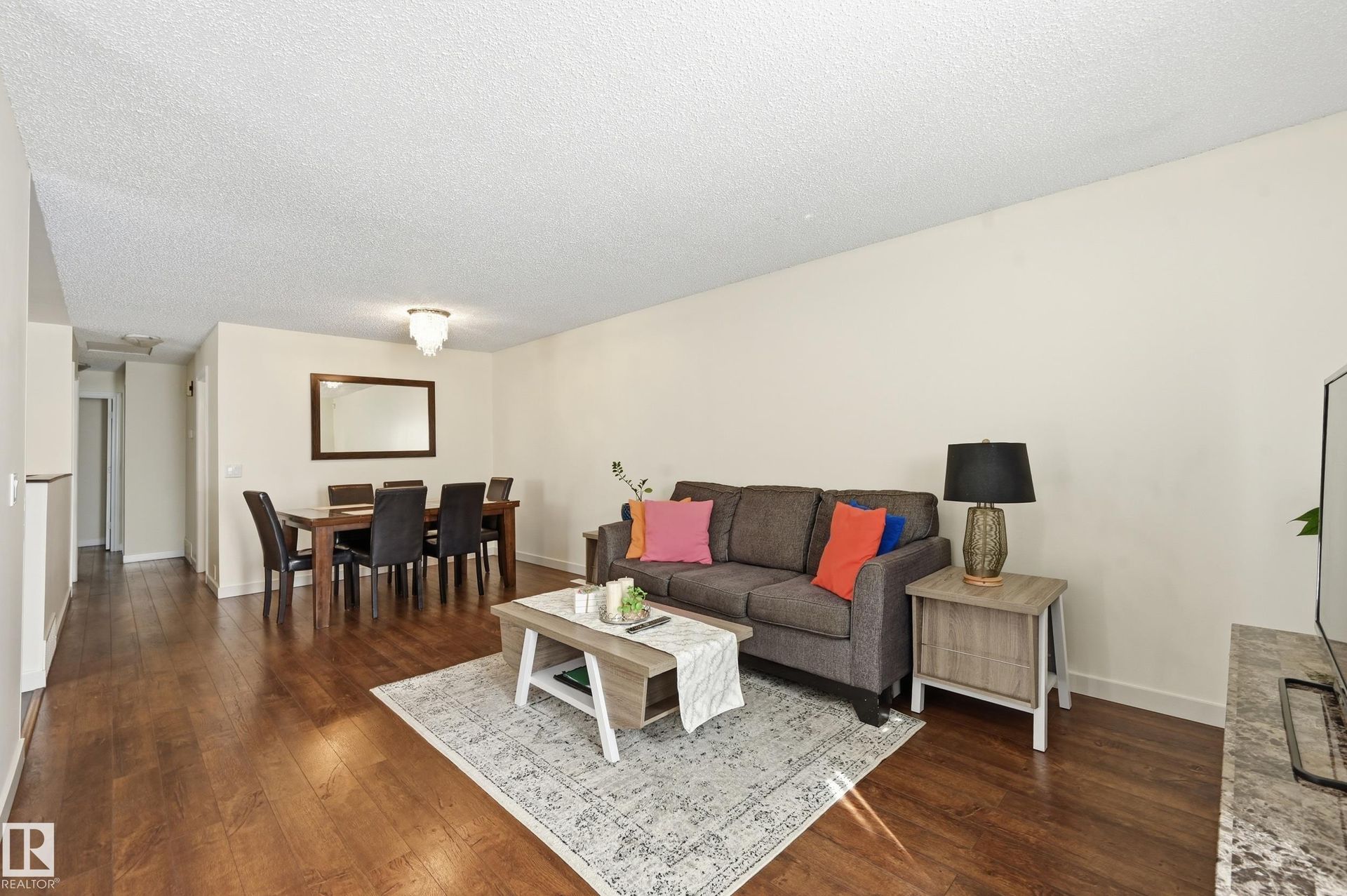 18424 96a Avenue NW, La Perle, Edmonton