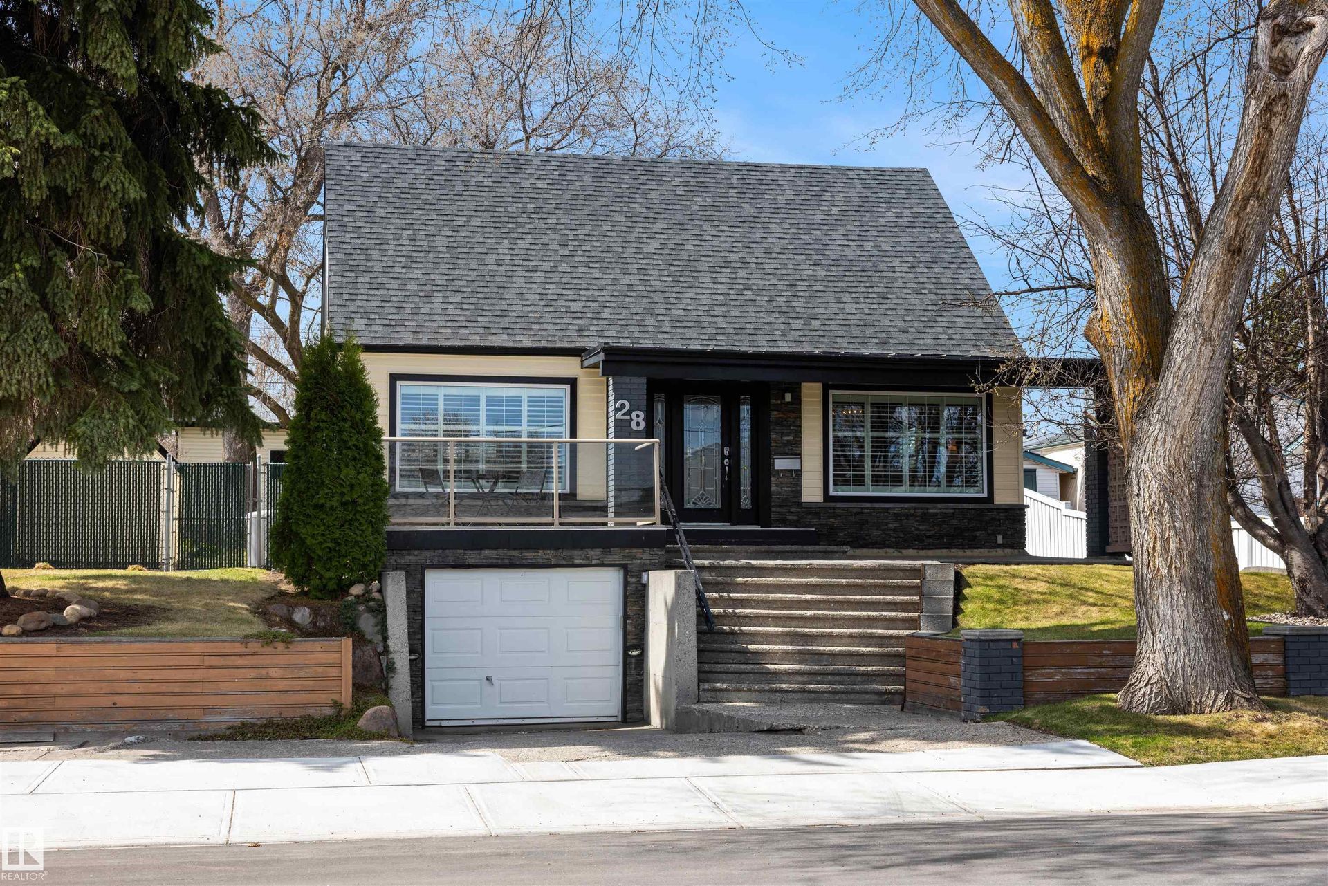28 Mount Royal Drive, Mission, St. Albert