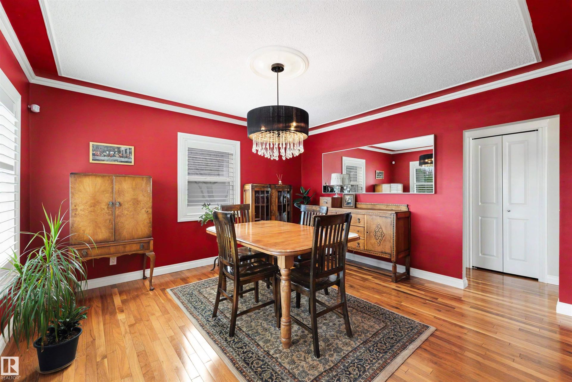 28 Mount Royal Drive, Mission, St. Albert