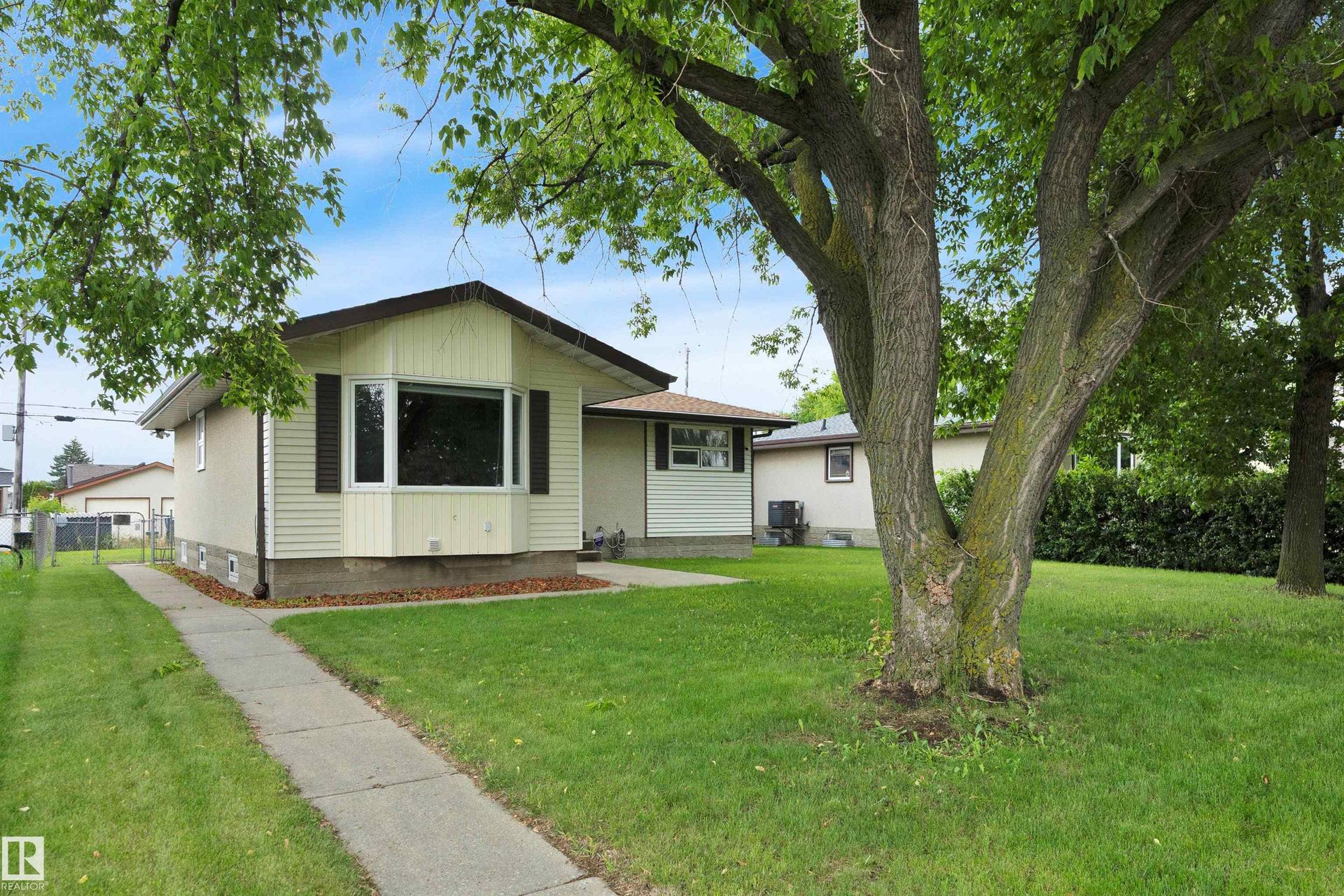 13327 73 Street NW, Delwood, Edmonton