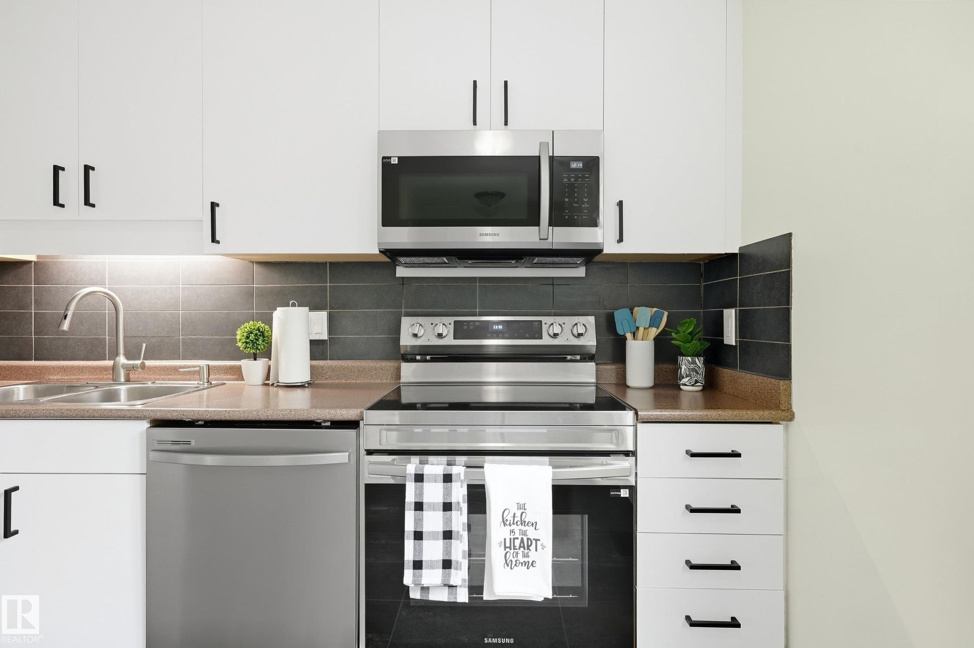 3220 44a Street NW, Weinlos, Edmonton