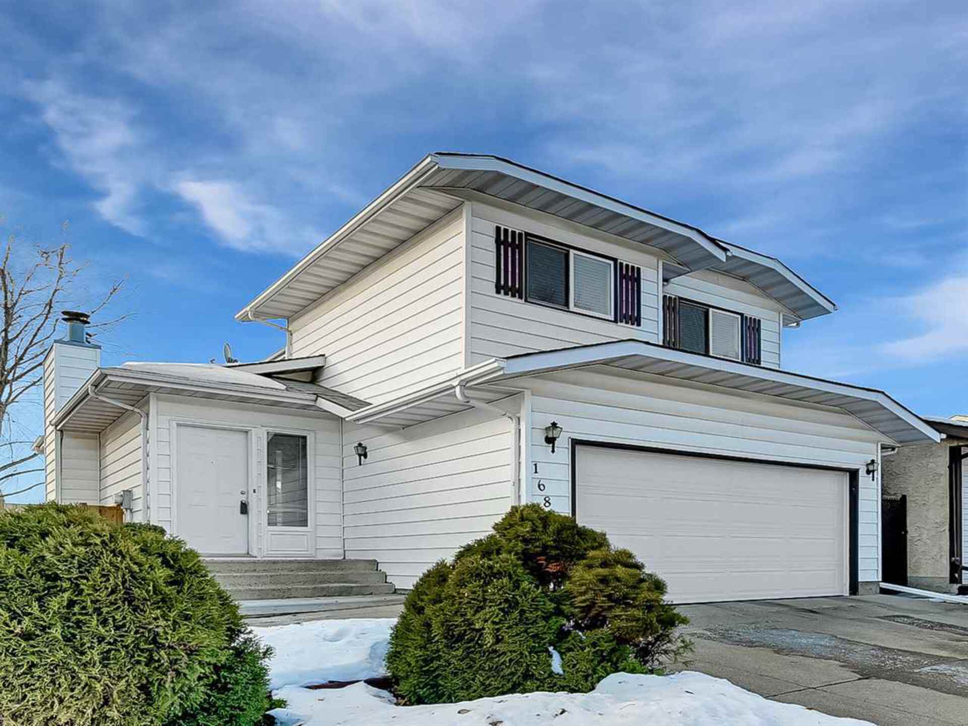 16808 95 Street, Lago Lindo, Edmonton by The Esposito Team 16808 95 Street, Lago Lindo, Edmonton