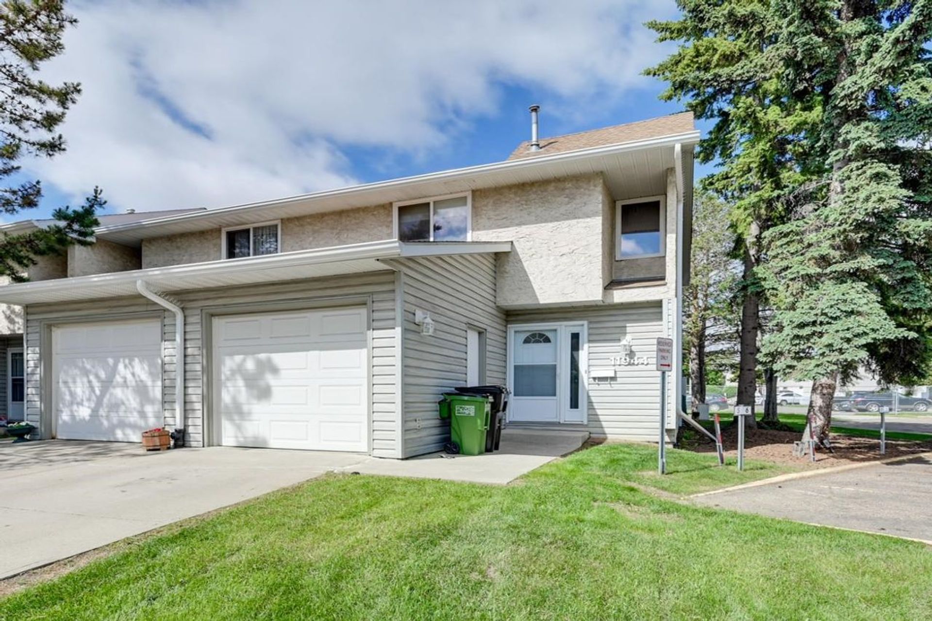 11944 145 Avenue, Caernarvon, Edmonton by The Esposito Team 11944 145 Avenue, Caernarvon, Edmonton