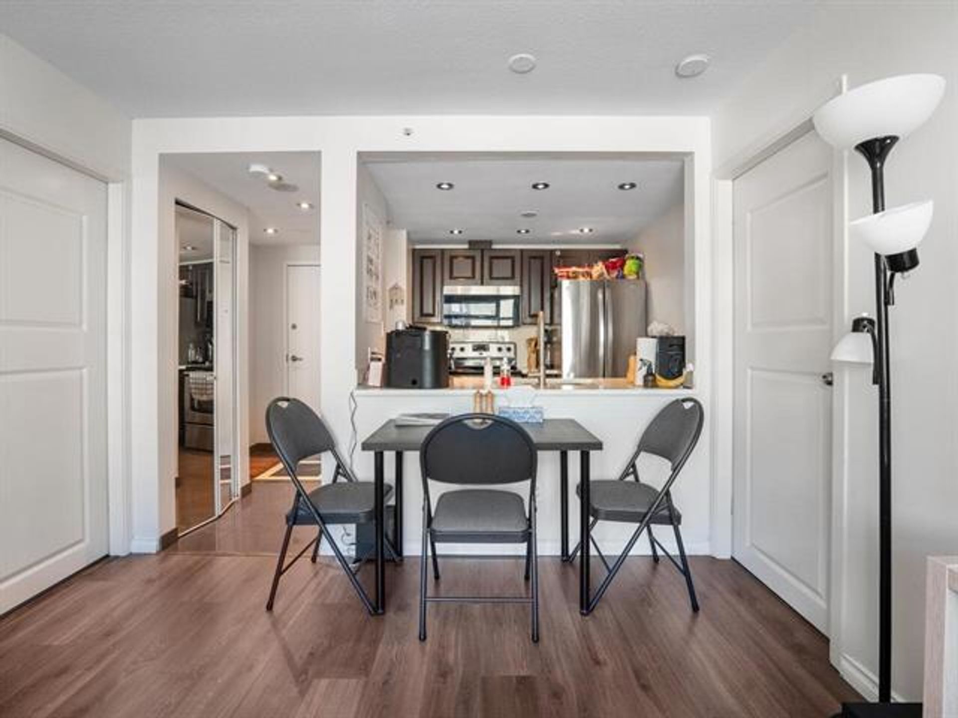 803 - 438 Seymour 