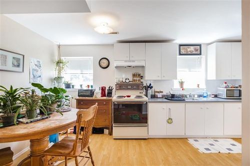 12 at 1664 Smith