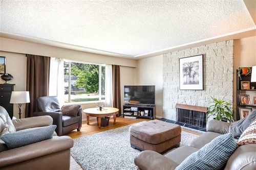 3 at 1664 Smith