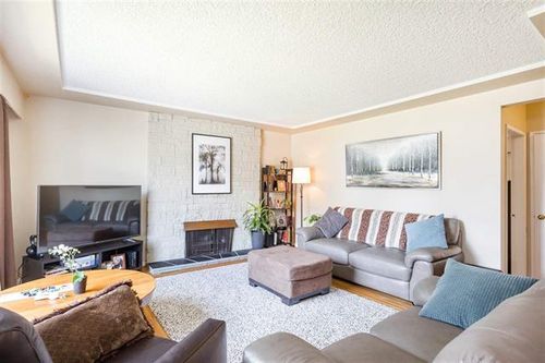 4 at 1664 Smith