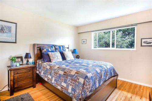 7 at 1664 Smith