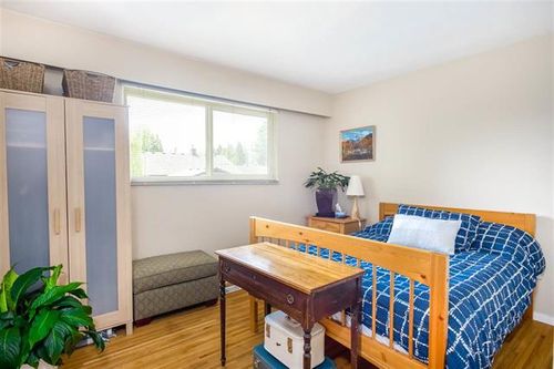 9 at 1664 Smith