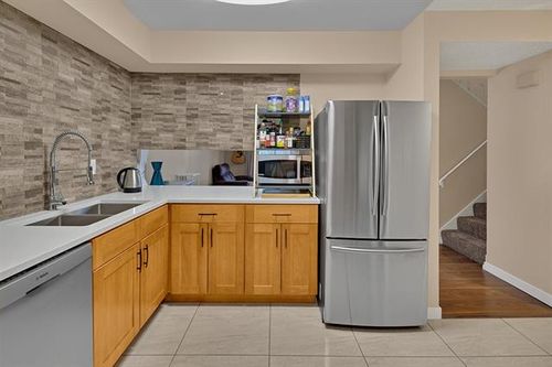 10 at 7395 Capistrano Drive, Montecito, Burnaby North