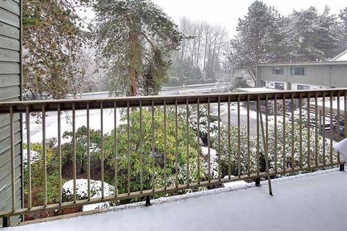 18 at 7395 Capistrano Drive, Montecito, Burnaby North