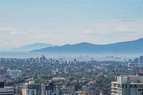10 at 4908 - 4670 Assembly Way, Metrotown, Burnaby South