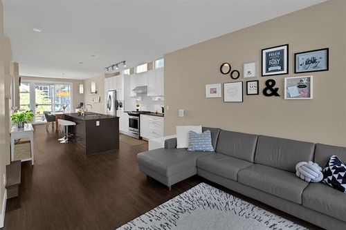 5 at 39 - 6088 Beresford Street, Metrotown, Burnaby South