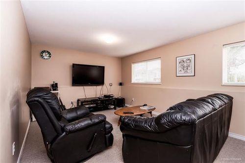 4 at 6761 Kitchener, Sperling-Duthie, Burnaby North