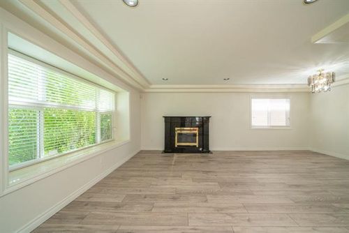 5 at 6439 Brantford, Upper Deer Lake, Burnaby South