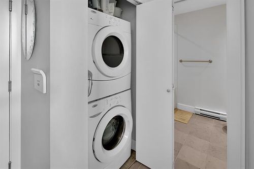 11 at 501 - 7418 Byrnepark Walk, South Slope, Burnaby South