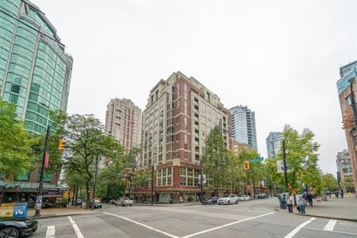 1 at 305 - 819 Hamilton Street, Downtown VW, Vancouver West