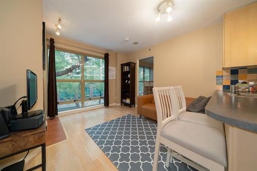 3 at 305 - 819 Hamilton Street, Downtown VW, Vancouver West
