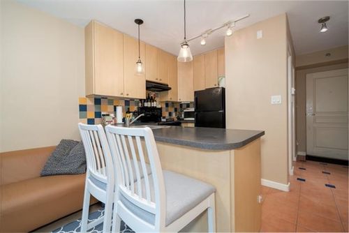 5 at 305 - 819 Hamilton Street, Downtown VW, Vancouver West
