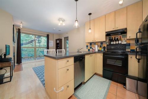 6 at 305 - 819 Hamilton Street, Downtown VW, Vancouver West