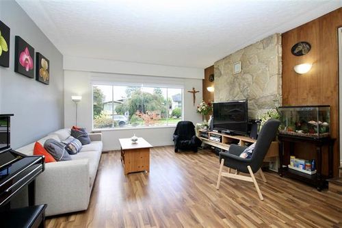 2 at 6589 Parkdale Drive, Parkcrest, Burnaby North