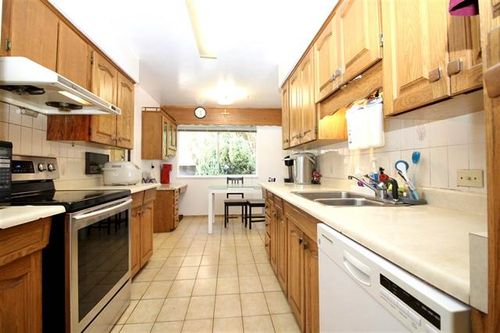 7 at 6589 Parkdale Drive, Parkcrest, Burnaby North