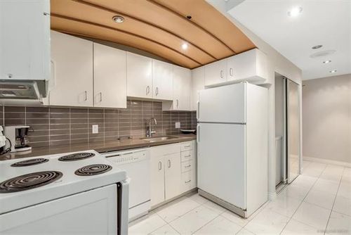 6 at 407 - 588 Broughton Street, Coal Harbour, Vancouver West