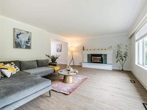 3 at 2551 Belloc Street, Blueridge NV, North Vancouver
