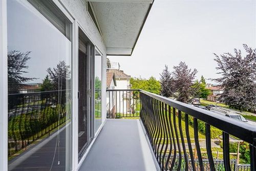 16 at 1363 E 61st Avenue, South Vancouver, Vancouver East