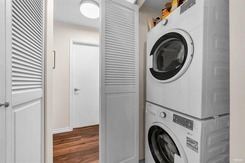 11 at 204 - 2275 W 40th Avenue, Kerrisdale, Vancouver West
