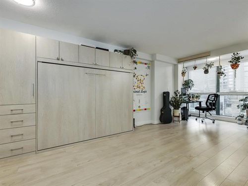 11 at 701 - 939 Homer Street, Yaletown, Vancouver West