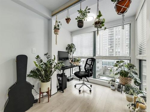 13 at 701 - 939 Homer Street, Yaletown, Vancouver West
