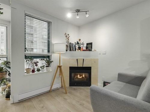 6 at 701 - 939 Homer Street, Yaletown, Vancouver West