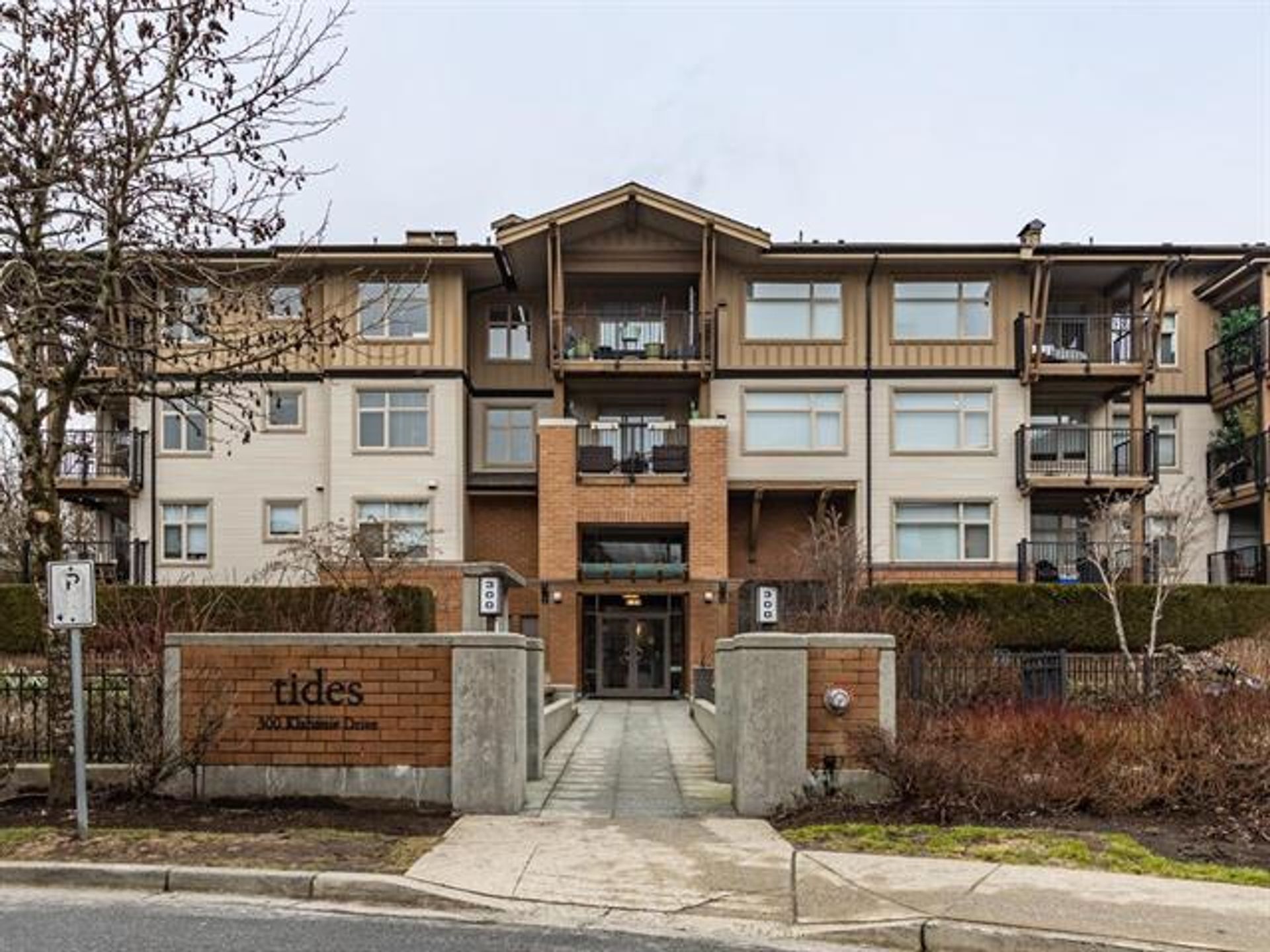 406 - 300 Klahanie Drive 